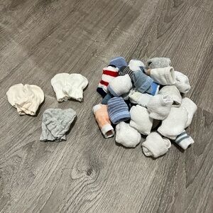 *28* Baby Socks (N, 0-3m, & 3m) & 3 Newborn Mittens